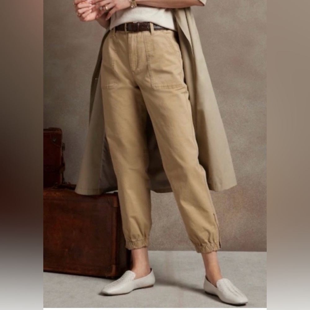 Banana Republic Authentic Chino Sage Green Jogger Pants Women’s Size 6